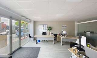 Commerce  136 m² à louer à Villenave-d'Ornon (33140)