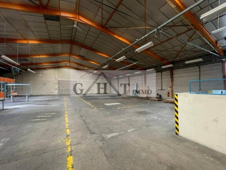 A VENDRE ENTREPOT BUREAU MEAUX — photo 1