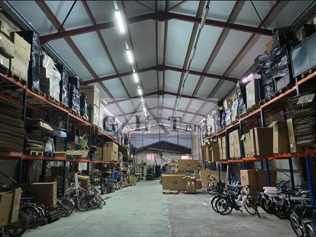 ENTREPOT BUREAUX 1169M² A BAGNOLET — photo du bien