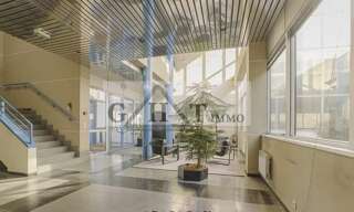 Bureau  1056 m² à louer à Les Ulis (91940)