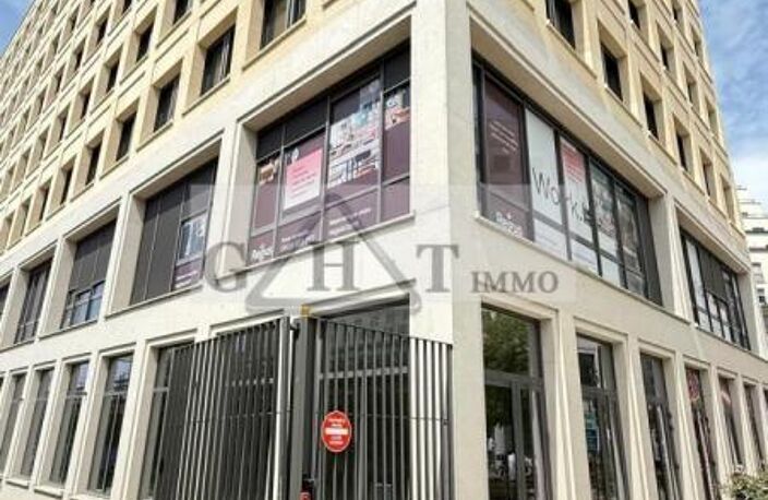 À LOUER - COMMERCE — photo 2