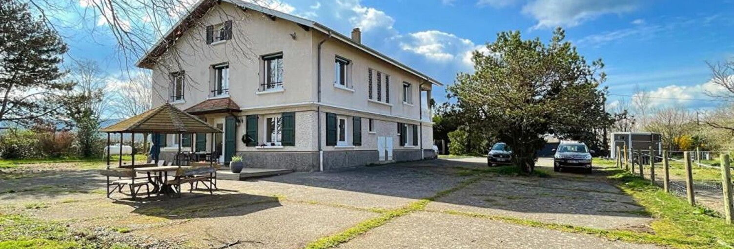 Maison 10 Pièces 298 m² à vendre à Marcilly-le-Châtel (42130)