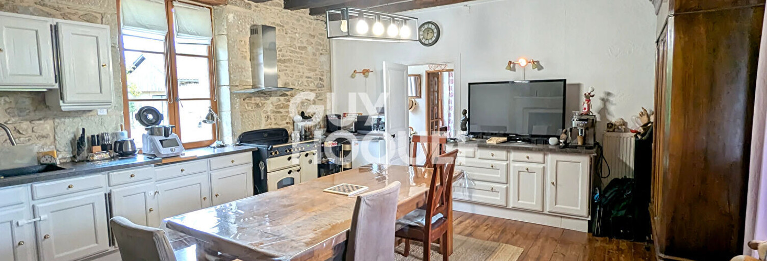Maison 8 Pièces 205 m² à vendre à Saint-Martin-la-Pallu (86380)