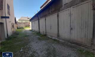 Garage   m² à louer à Chambéry (73000)