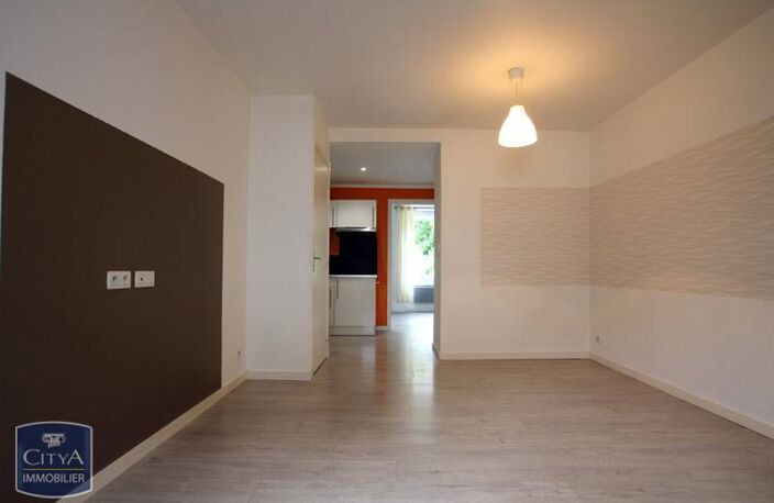 Location appartement 2 pièces 36 m² à Cholet (49300) — photo 2