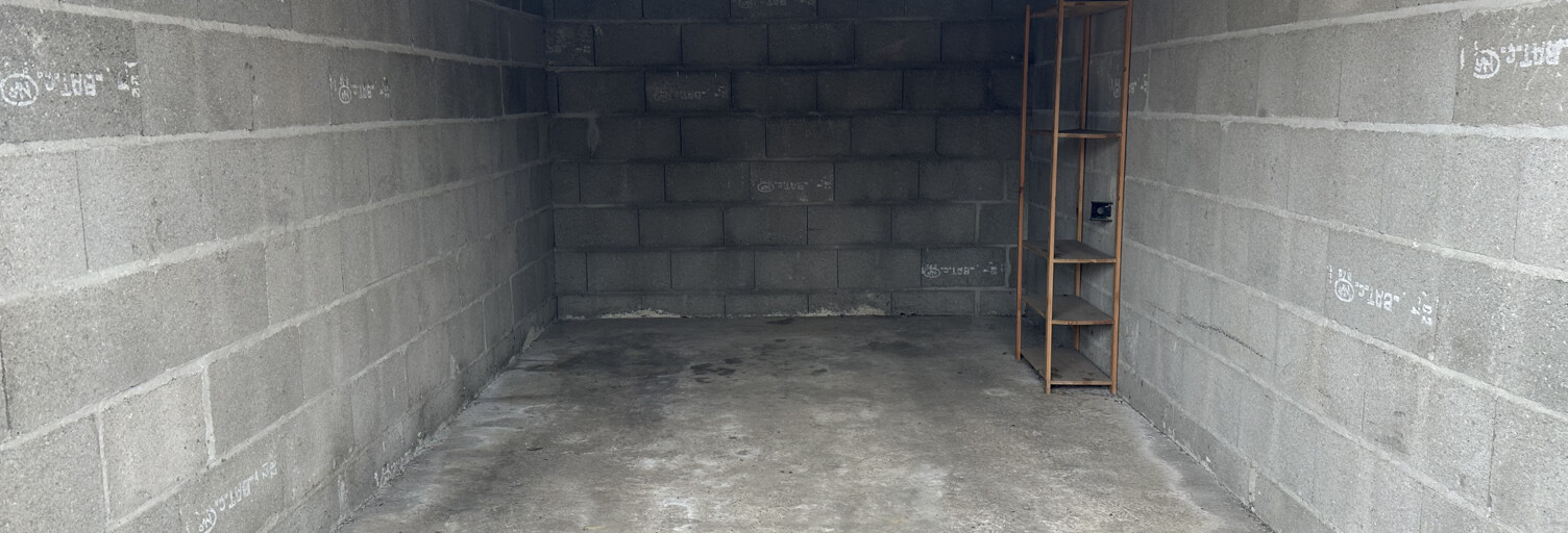 Garage  15 m² à louer à Auneau-Bleury-Saint-Symphorien (28700)