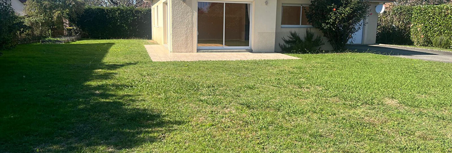 Maison 8 Pièces 157 m² à louer à Idron (64320)