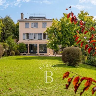 Maison 7 pièces 2390000 €