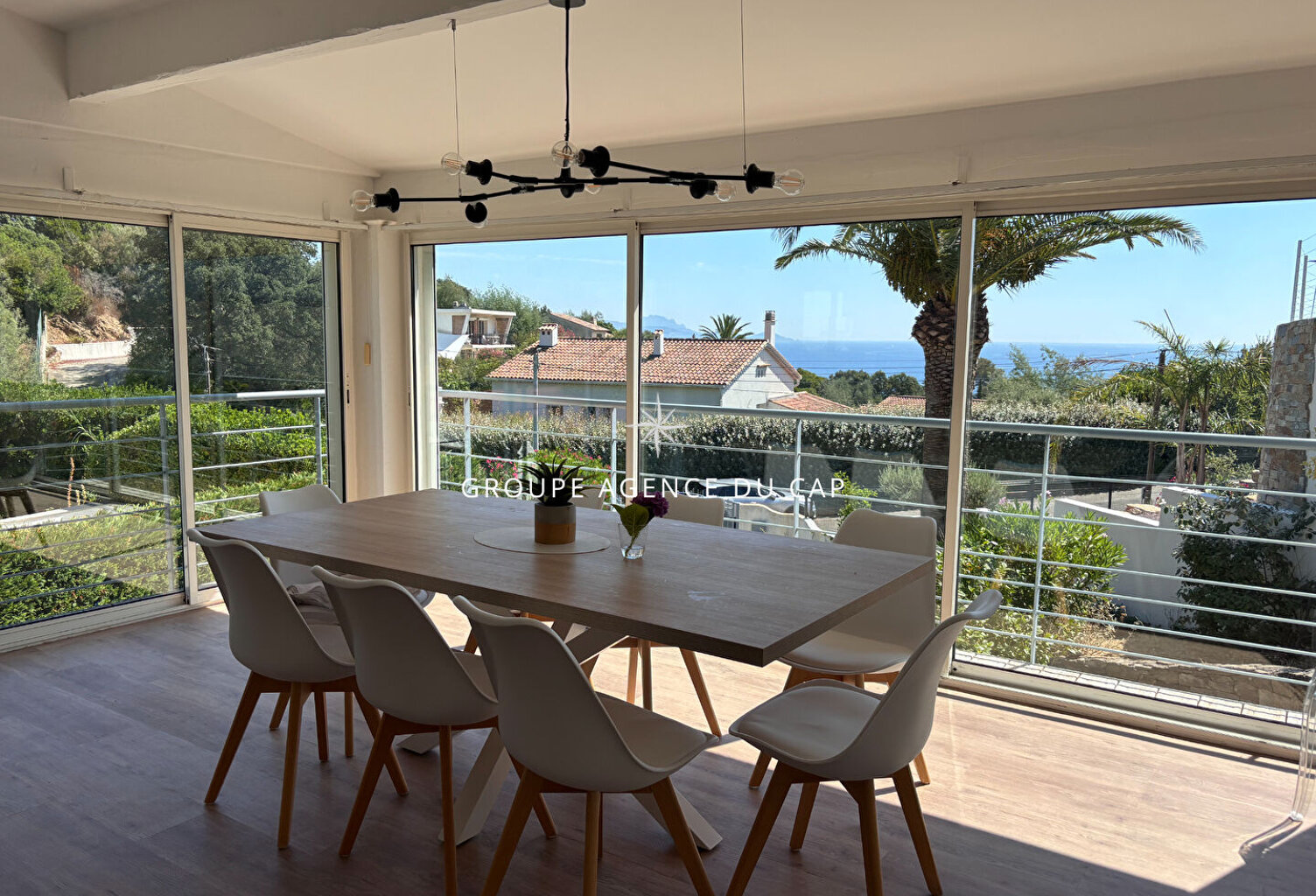 À VENDRE VILLA  6 PIECES AVEC VUE MER, PISCINE ET PARKING, A PIED DES PLAGES  AUX ISSAMBRES — photo 1