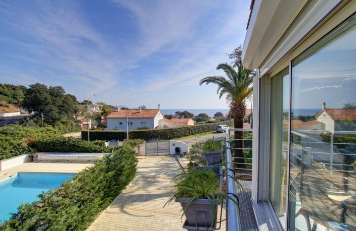 À VENDRE VILLA  6 PIECES AVEC VUE MER, PISCINE ET PARKING, A PIED DES PLAGES  AUX ISSAMBRES — photo 2