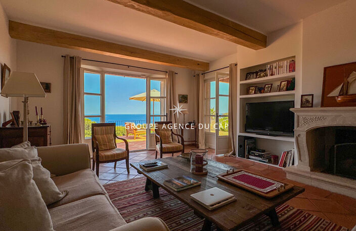 À VENDRE MAGNIFIQUE VILLA DE TYPE PROVENÇAL AUX ISSAMBRES 180M2 VUE MER SUR LE GOLFE DE ST TROPEZ — photo 5