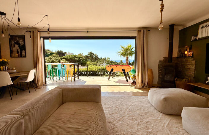 VILLA MODERNE VUE MER SUR LE GOLFE DE SAINT TROPEZ AVEC PISCINE GARAGE ET APPARTEMENT 4 PIECES, AUX ISSAMBRES — photo 4