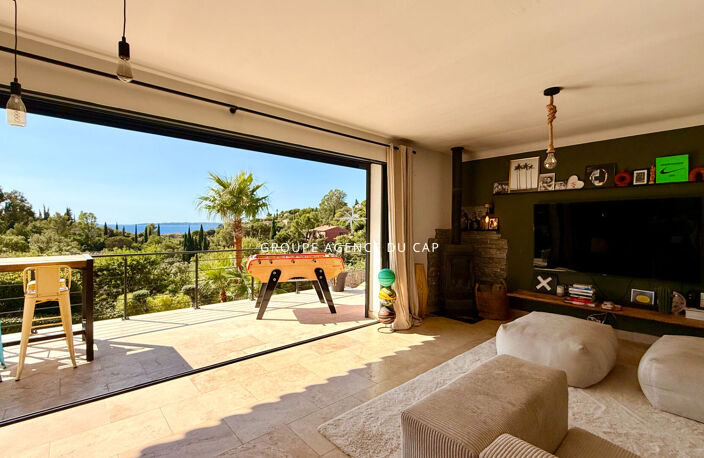 VILLA MODERNE VUE MER SUR LE GOLFE DE SAINT TROPEZ AVEC PISCINE GARAGE ET APPARTEMENT 4 PIECES, AUX ISSAMBRES — photo 5