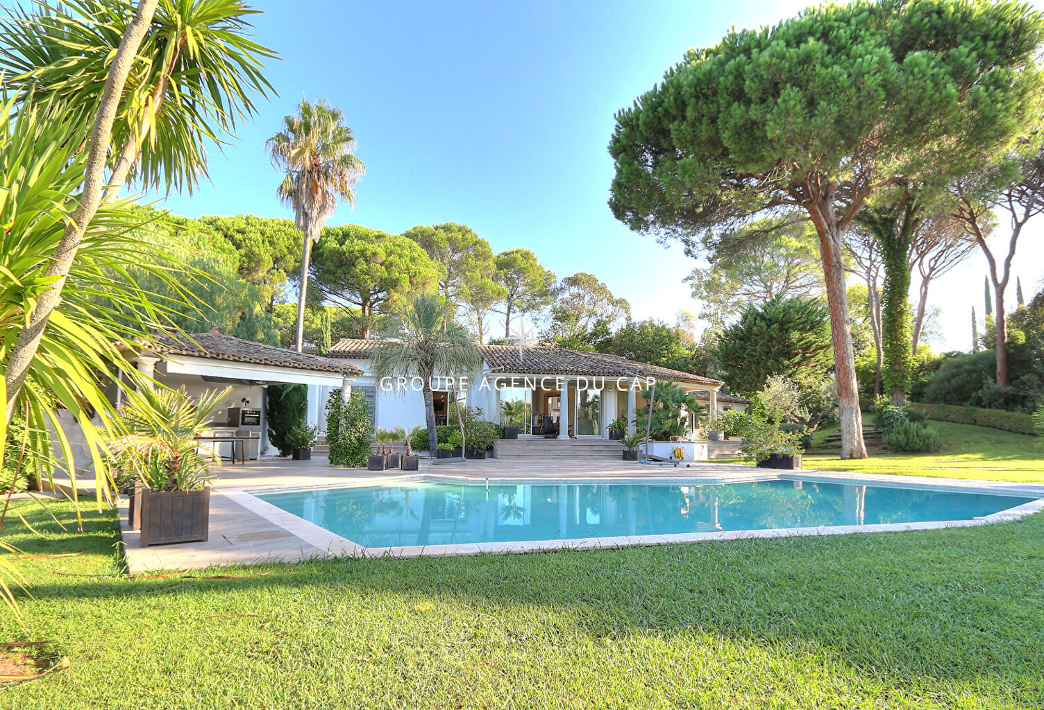 Villa d'exception à vendre à Saint Raphaël - Valescure, 7 pièces, piscine chauffée — photo 1