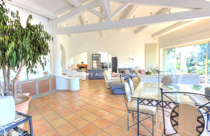 Villa d'exception à vendre à Saint Raphaël - Valescure, 7 pièces, piscine chauffée — photo 4