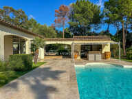 A VENDRE VILLA DE CHARME DE 268M2 AU CALME LUMINEUSE AVEC GRAND TERRAIN A PIED DU CENTRE VILLE DE LA BOUVERIE — photo 3