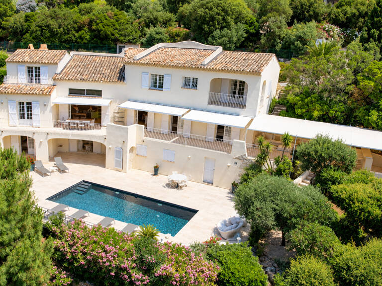 À VENDRE VILLA BEAUX VOLUMES 6 CHAMBRES VUE MER SUD-OUEST PARKINGS AUX ISSAMBRES — photo 1