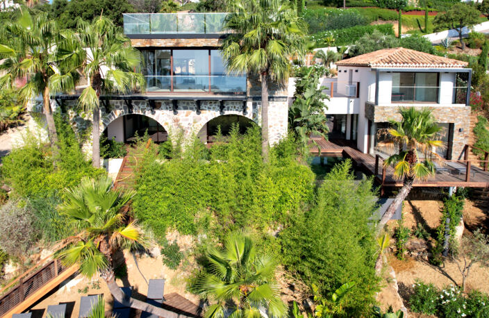 A VENDRE DEUX PROPRIETES CONTEMPORAINES VUE MER SUR LE GOLFE DE SAINT TROPEZ 7 CHAMBRES, A SAINTE MAXIME — photo 4