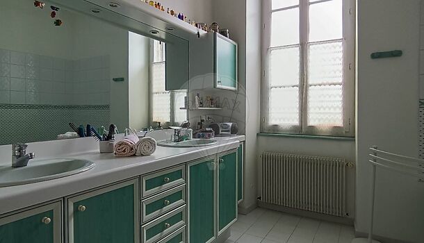 Villa / Maison 12 pièces  à vendre Saintes 17100