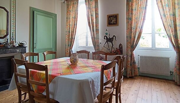 Villa / Maison 12 pièces  à vendre Saintes 17100