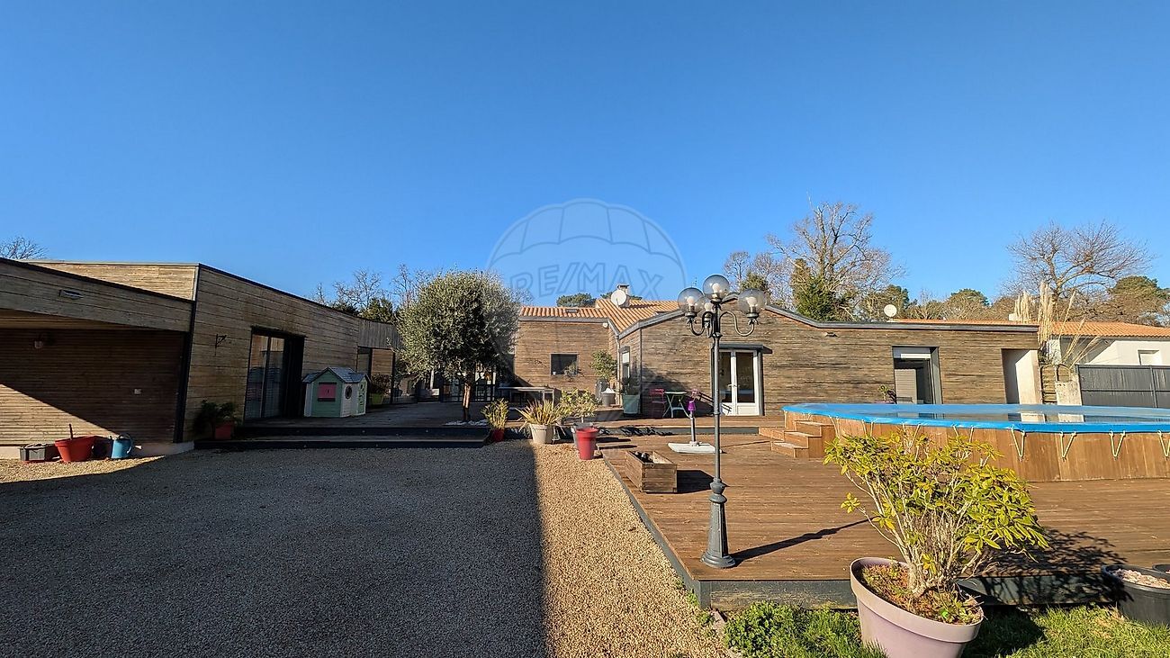 Villa / Maison  T9 à vendre Mathes (Les) 17570