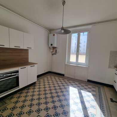Appartement 3 pièces 752 €
