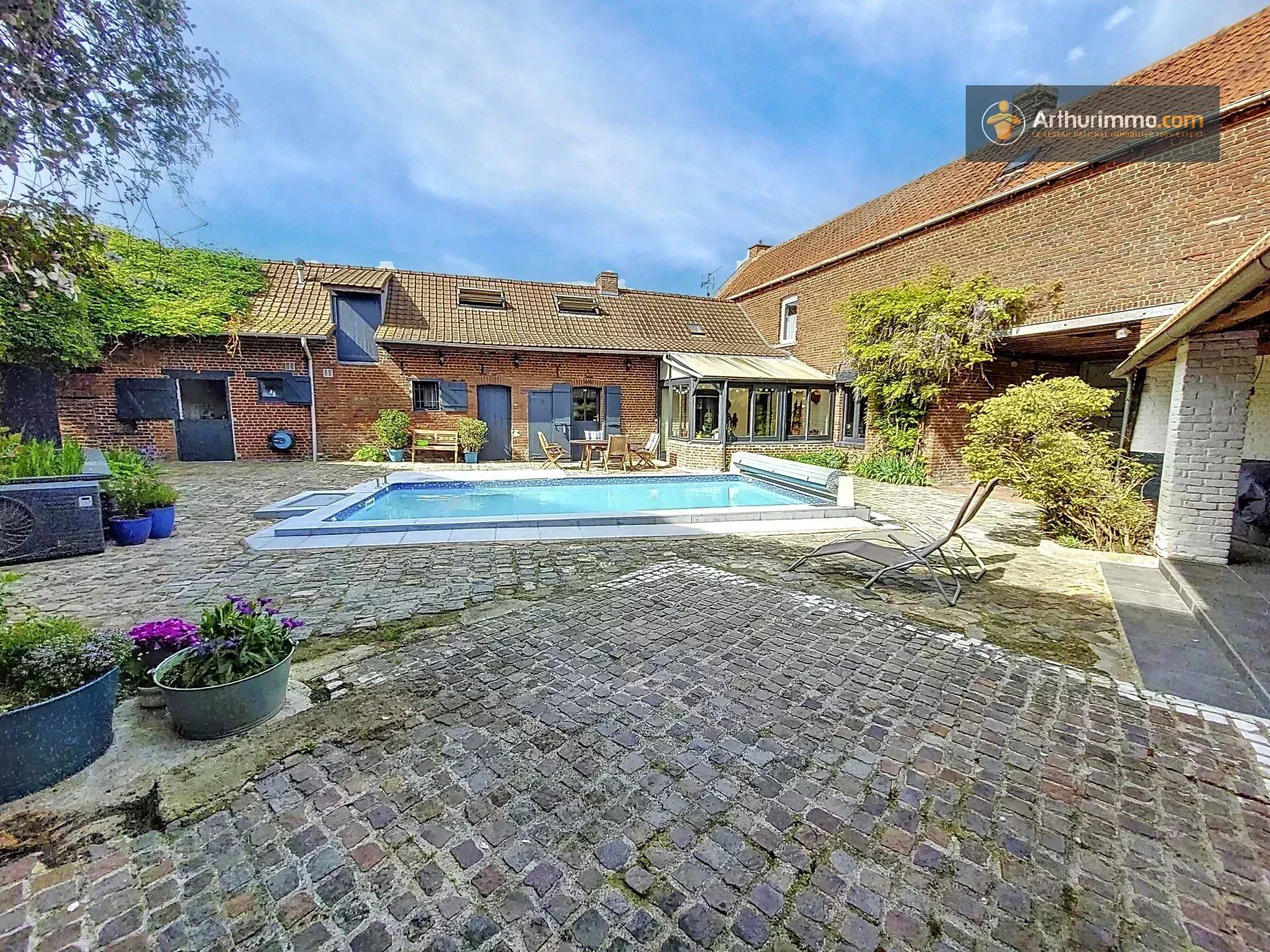 Maison 7 pièces 151 m² · à Camphin-en-Carembault · 151 m² · 399 000 €
