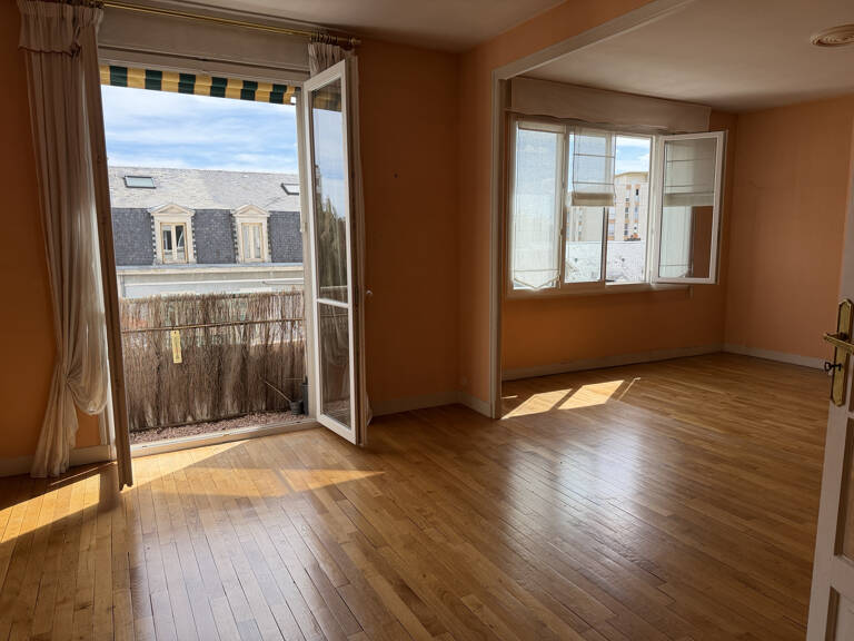F4 secteur Mairie 103 m2 habitables — photo 1
