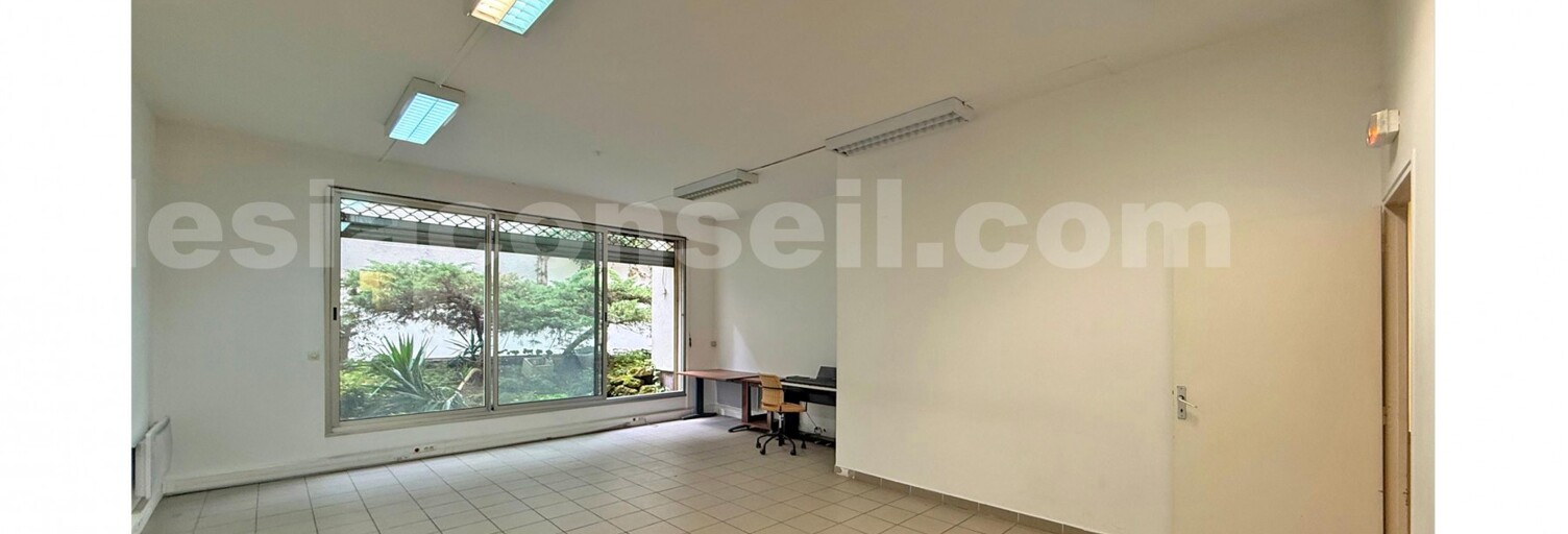 Commerce 6 Pièces 151 m² à vendre à Paris 15 (75015)