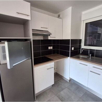 Appartement 3 pièces 829 €