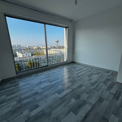 Appartement 4 pièces 1050 €