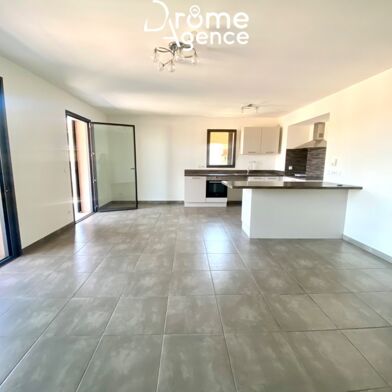 Appartement 3 pièces 895 €