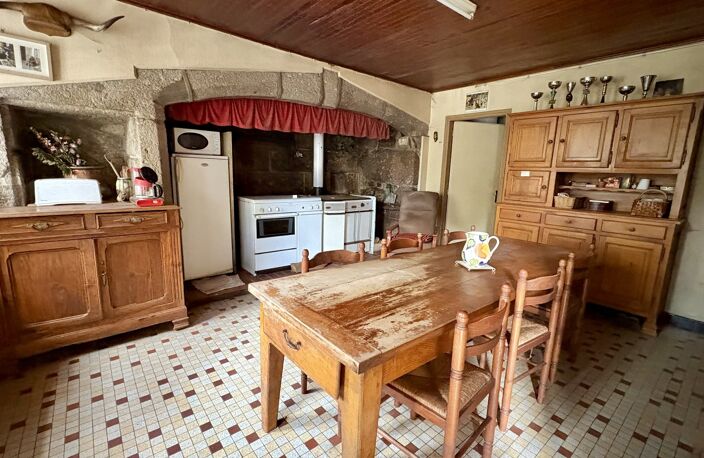 Ensemble immobilier avec maison et dépendances — photo 3