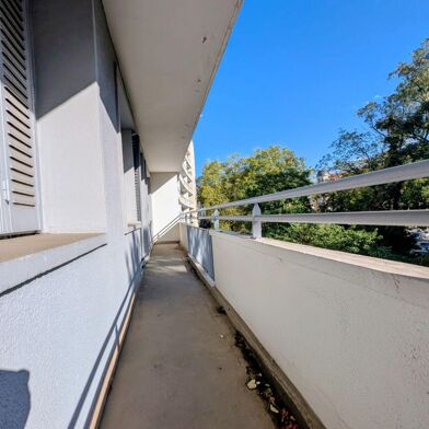 Appartement 3 pièces 993 €