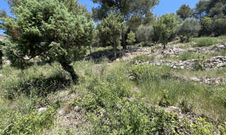 Terrain  2452 m² à vendre à Tourrette-Levens (06690)