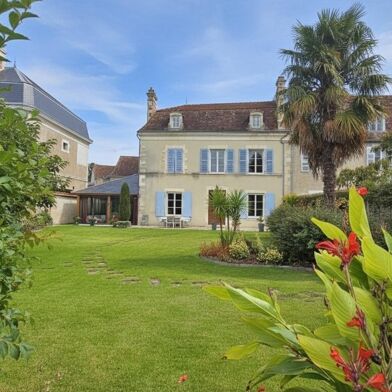 Maison 10 pièces 439000 €