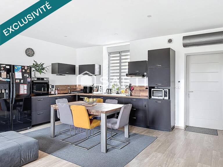 Découvrez ce magnifique triplex de 125 m² de 2018 qui vous séduira par ses volumes généreux et son agencement optimisé sur 2 étages. Un véritable havre de paix alliant confort moderne et praticité au quotidien. — photo 1