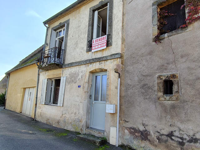 Ancienne école de musique à Arnay-le-Duc   À rénover — photo du bien