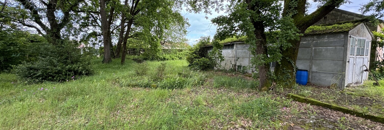 Terrain  836 m² à vendre à Vœuil-et-Giget (16400)