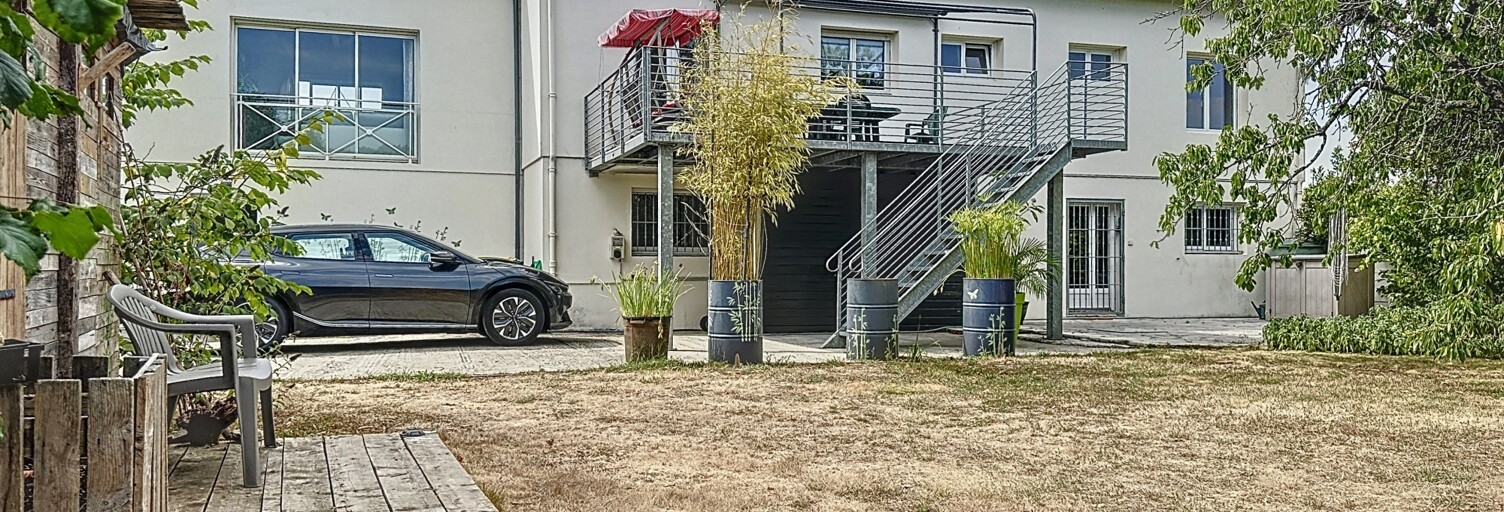 Maison 9 Pièces 200 m² à vendre à Saint-Pierre-la-Noue (17700)