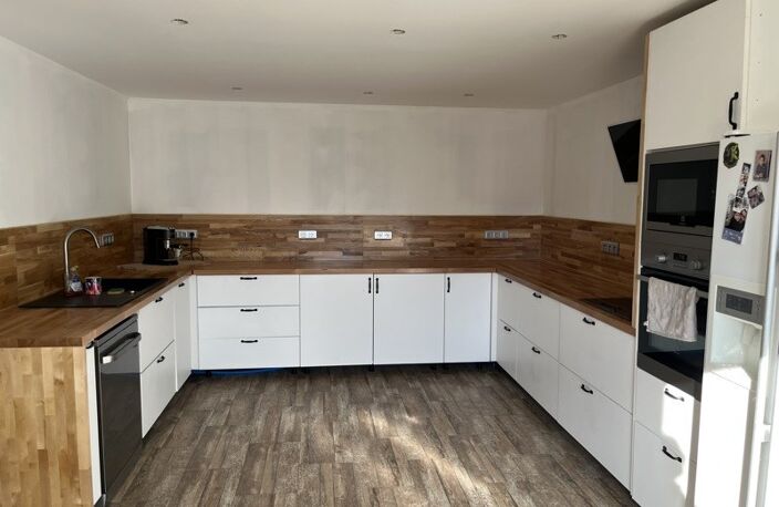 Maison en pierre de 4 pièces principales — photo 2