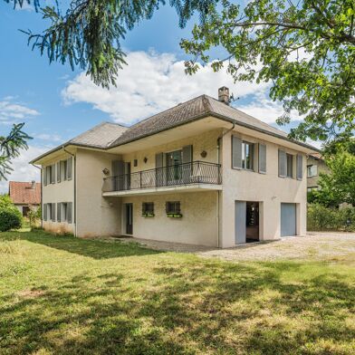 Maison 8 pièces 600000 €