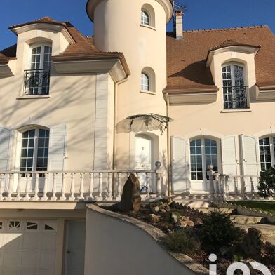 Maison 10 pièces 749000 €