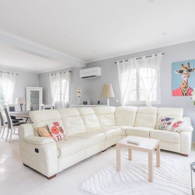 Maison 10 pièces 749000 €