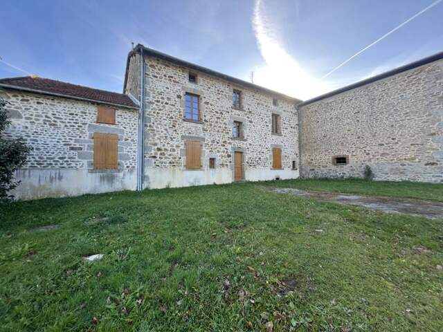Maison en pierre de 9 pièces principales — photo du bien