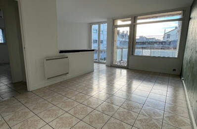 Bel appartement T4 avec balcon, loggia et cave ? Résidence sécurisée avec ascenseur — photo du bien