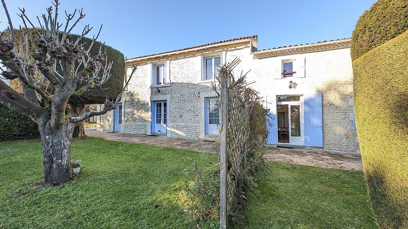 Villa / Maison  T24 à vendre Meursac 17120