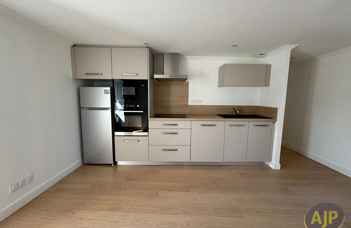 Immeuble Vieillevigne 10 pièces 181 m² — photo 2