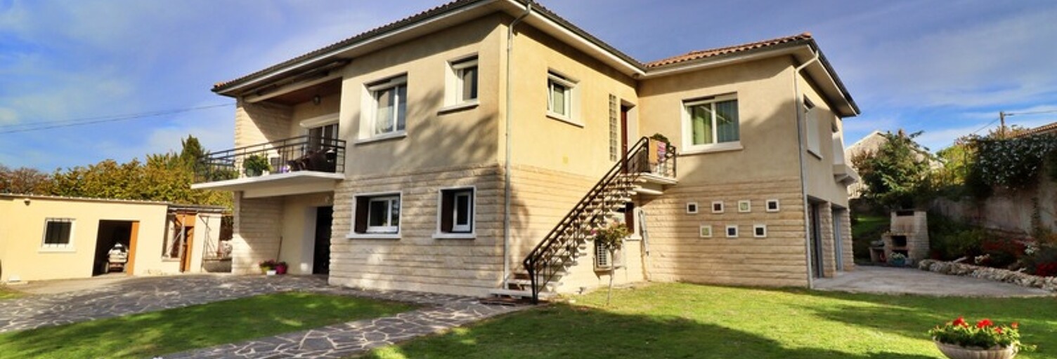 Maison 10 Pièces 226 m² à vendre à Barbezieux-Saint-Hilaire (16300)