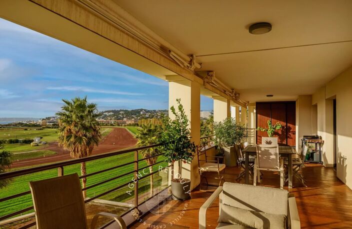 APPARTEMENT T3/4 AVEC BELLE VUE MER  ET  GRANDE TERRASSE  - 1300 — photo 2